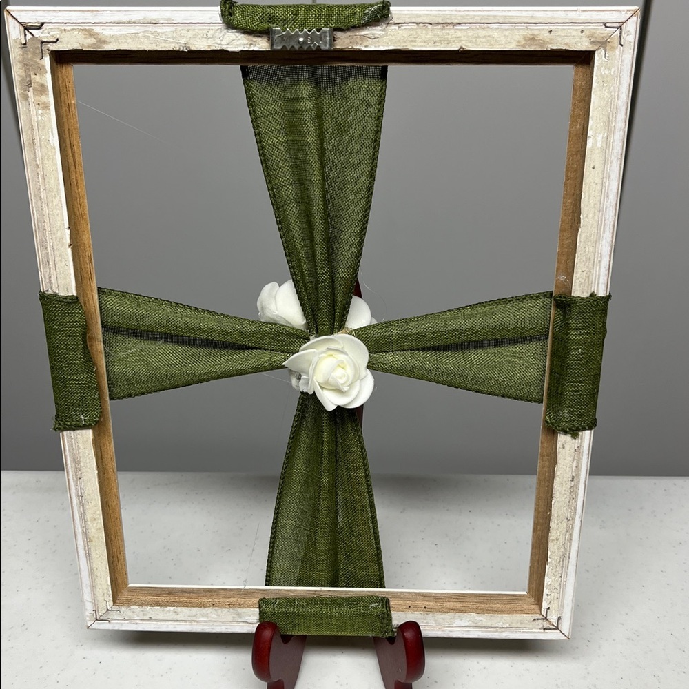 Green Ribbon with White Roses Frame Decor - Picture 4 of 5
